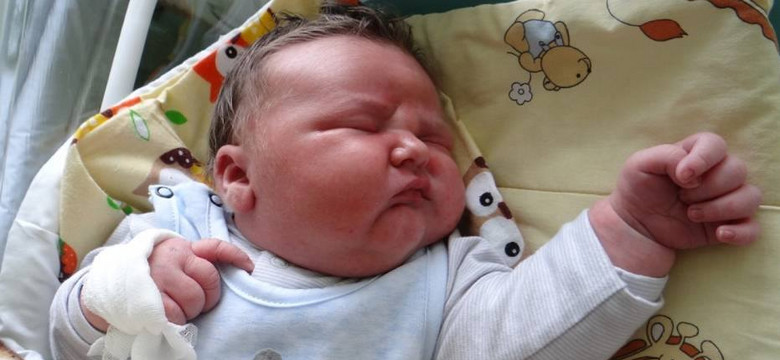 Rekordowo duży noworodek przyszedł na świat w Radomsku. Ważył 6,25 kg