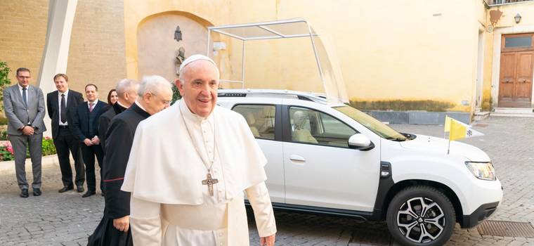 Dacia Duster - nowe oficjalne papamobile Papieża Franciszka