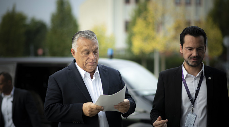 Orbán Viktorról kérdezték Havasi Bertalant (jobbra)/ Fotó: MTI/Miniszterelnöki Sajtóiroda/Benko Vivien Cher