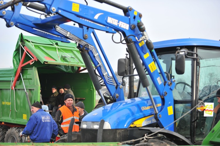Akcja protestacyjna OPZZ rolników na drodze krajowej numer 2 pomiędzy Siedlcami a Międzyrzecem Podlaskim