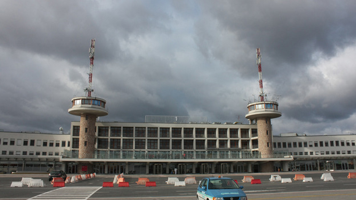 Ze względu na bankructwo węgierskiego flagowego przewoźnika "Malev" i drastyczne spadki przychodów, jeden z trzech terminali lotniska w Budapeszcie został w nocy z wtorku na środę zamknięty aż na pięć lat.