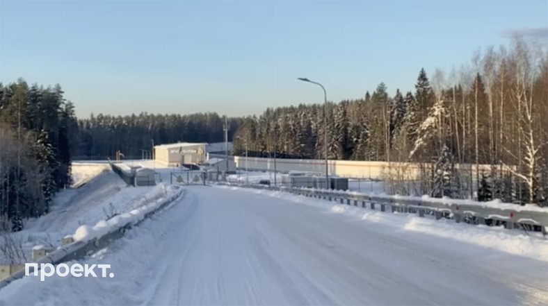 Stacja w pobliżu wsi Dołgije Borody