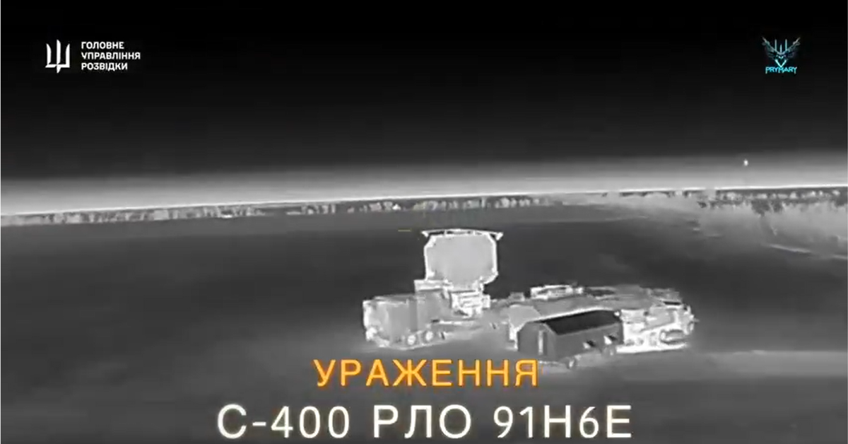 Wizytówka rosyjskiej obrony przeciwlotniczej w ogniu. S-400 trafiony na Krymie
