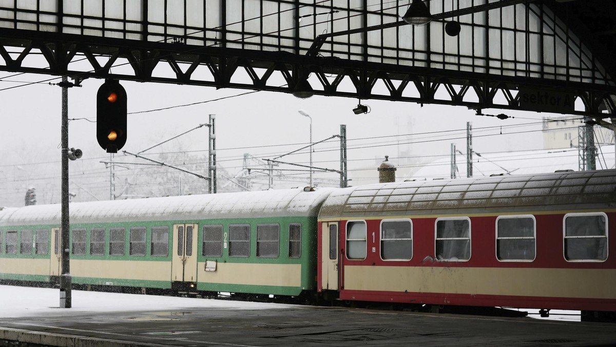 Kontrola ministerstwa transportu i wewnętrzny audyt wykazały, że kolej źle gospodarowała funduszami na flagowy projekt – ujawnia "Puls Biznesu".