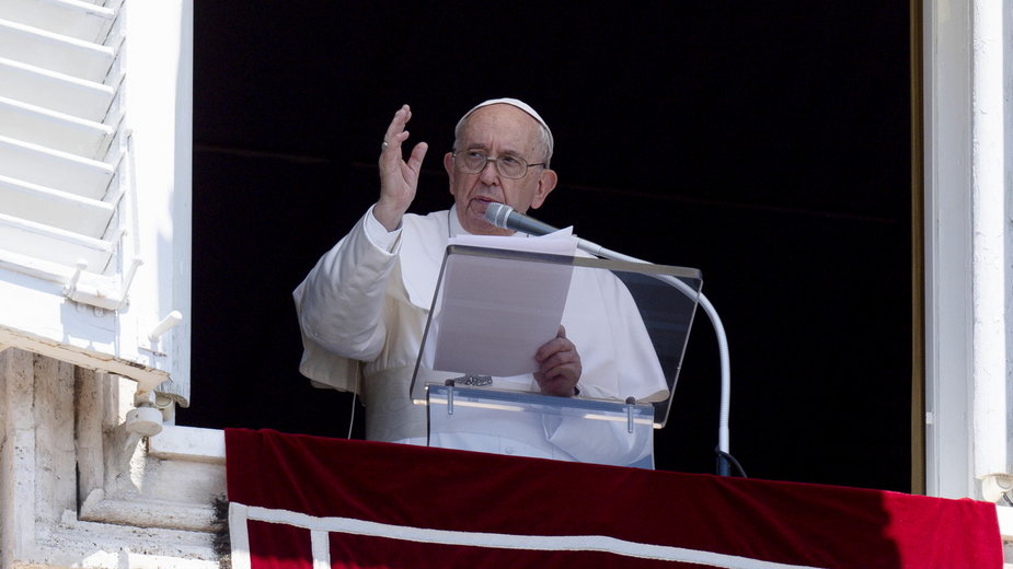 Papież Franciszek podczas niedzielnej modlitwy "Anioł Pański"