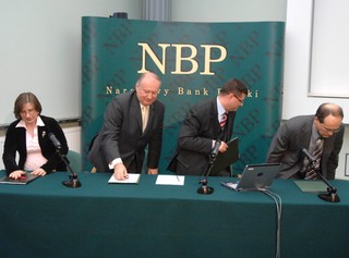 Płace to element ryzyka, ale są przesłanki do cięcia stóp