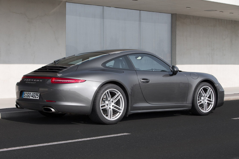 Jak jeździ Porsche 911 Carrera 4s?