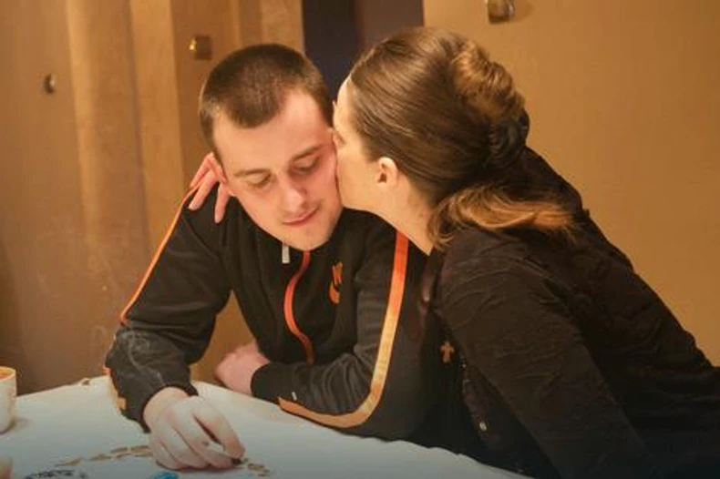 Miloš u majčinom zagrljaju