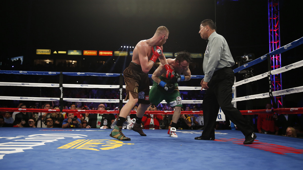 Andrzej Fonfara odniósł w kalifornijskim Carson jedno z najważniejszych zwycięstw w historii polskiego boksu zawodowego. Polak po wspaniałej walce pokonał przed czasem Julio Cesara Chaveza juniora, bowiem ten nie wyszedł do dziesiątego starcia. "Polski Książę" wywalczył tym samym pas WBC International wagi półciężkiej, ale walka toczyła się w umownym limicie 78 kilogramów.