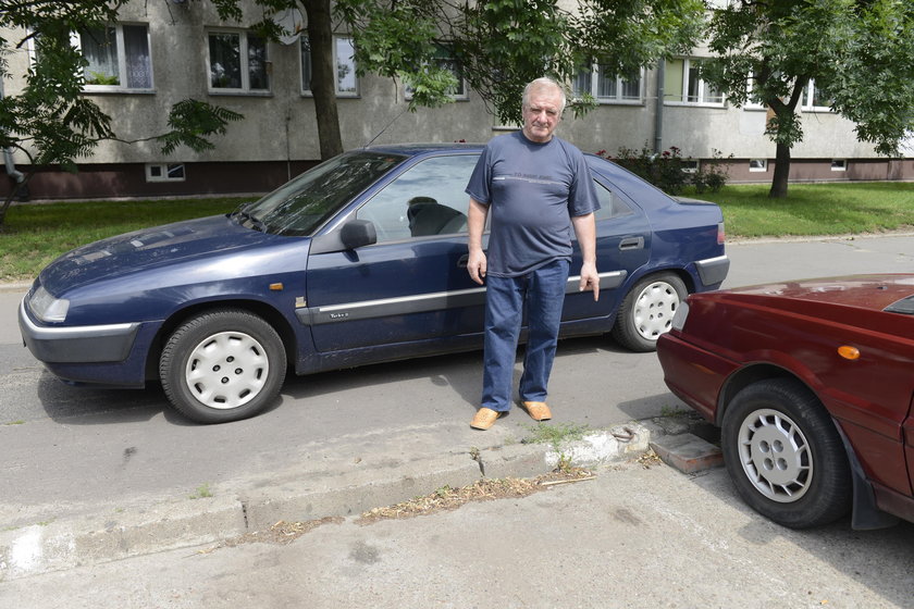 Strażnicy miejscy zabrali mają przyczepkę 