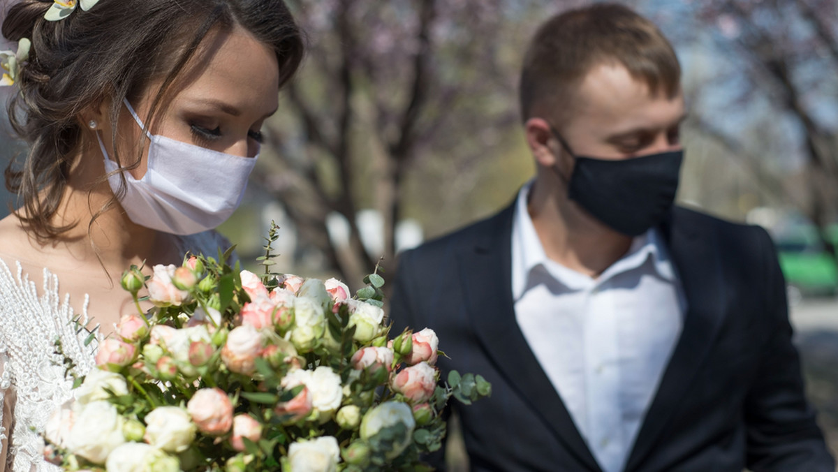 Imprezowe zakażenia koronawirusem. "Niektórym wywietrzało z głów, że trwa epidemia"