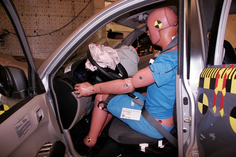 Kierowca Mitsubishi L200 może czuć się najbezpieczniej