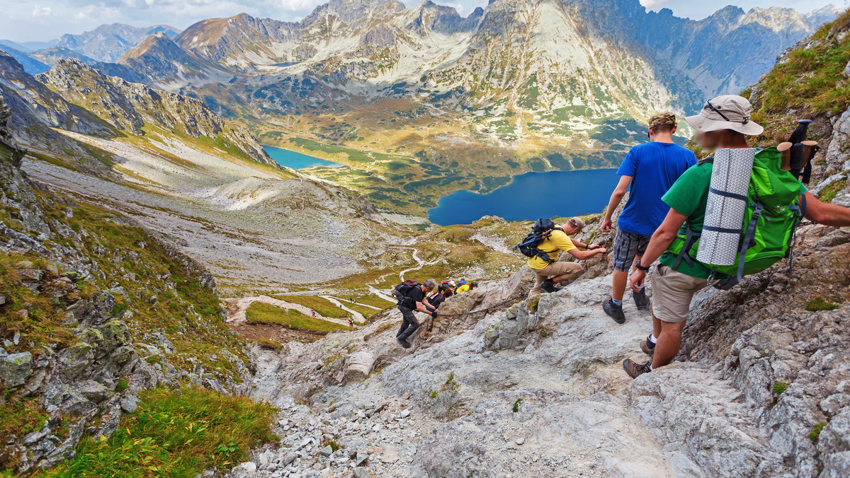 Tatry: słoneczna pogoda przyciągnęła tłumy turystów