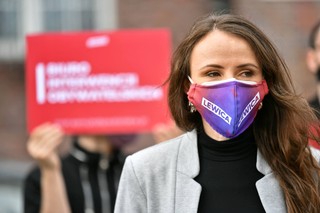 Lewica domaga się pilnego procedowania jej projektu ws. wolnego w pracy w dnu szczepienia