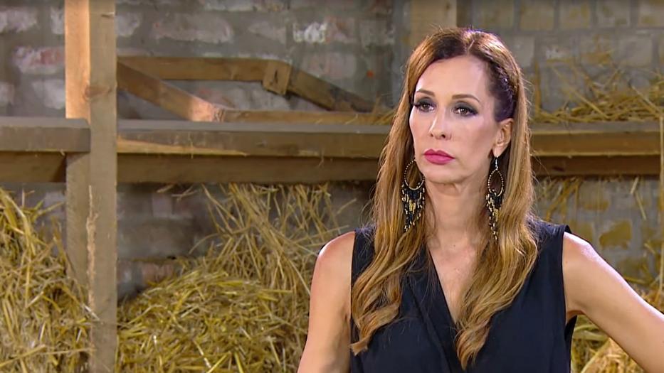 Borzalmas volt a hangulat, amikor Demcsák Zsuzsa elkezdte kérdezgetni a játékosokat Dorina kiesése után - forrás: TV2/Farm VIP