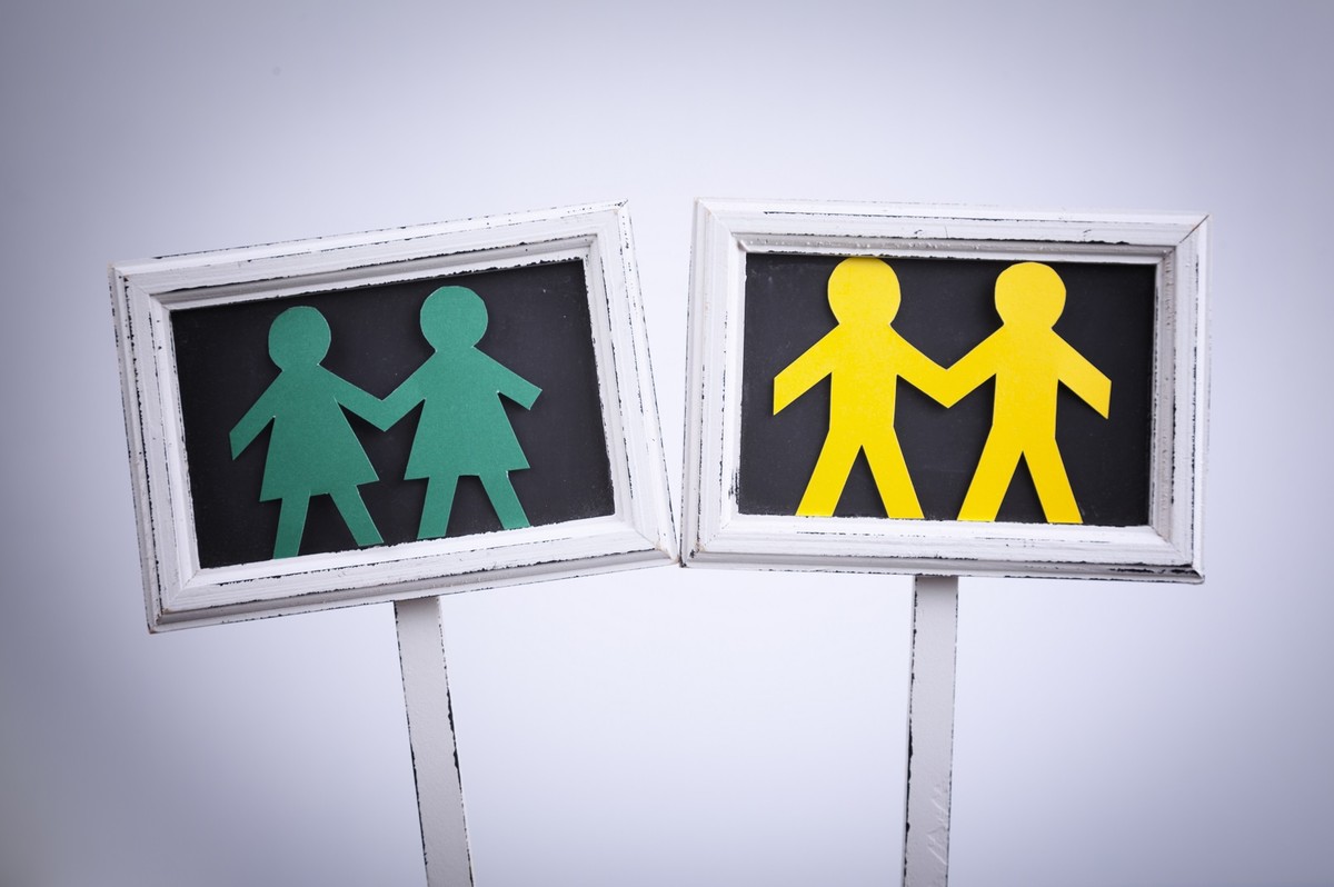 Związki partnerskie dla par jednopłciowych. Polacy zabrali głos [SONDAŻ]