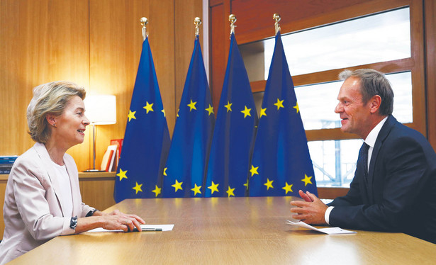 Donald Tusk z szefową Komisji Europejskiej Ursulą von der Leyen