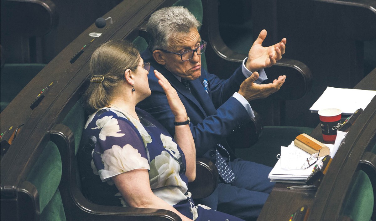 Wśród posłów PiS można usłyszeć opinie, że Stanisław Piotrowicz może zostać „poświęcony” w imię niestawiania w trudnej sytuacji prezydenta Andrzeja Dudy