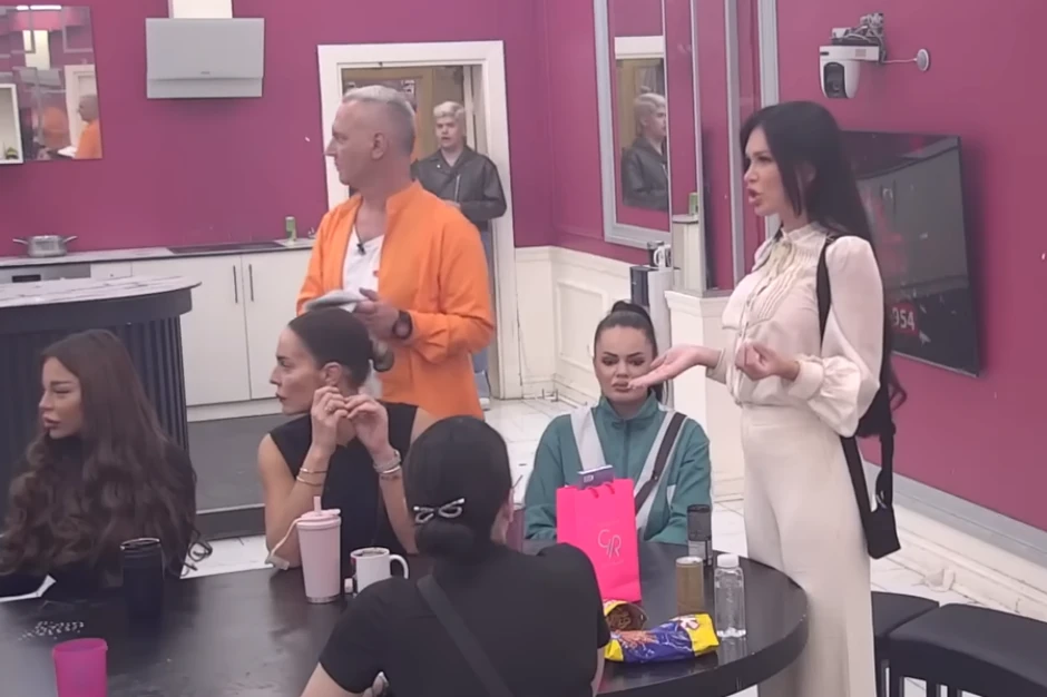 Stanija i Aneli oči u oči u Eliti 9, starleta nikad žustrija: "Obmanuta sam"