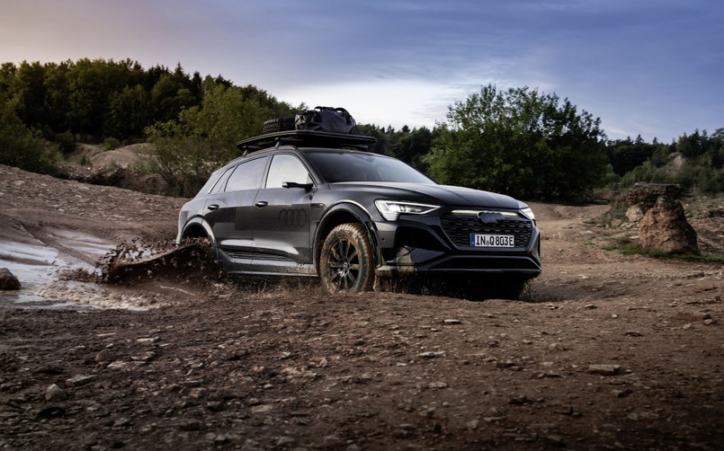 Audi Q8 e-tron edition Dakar