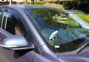 Automobil