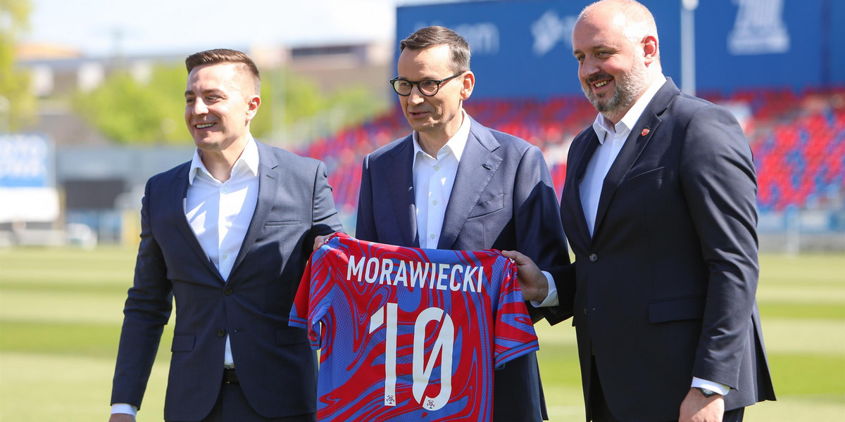 Premier Mateusz Morawiecki odwiedził w czwartek stadion Rakowa.