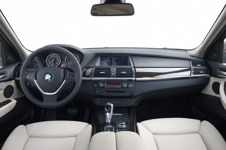 BMW X5 - Bawarski SUV z odmłodzoną twarzą