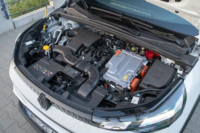 Nowy silnik zapewnia 1400 km zasięgu. Tankujesz za 20 zł i śmiejesz się z elektryków