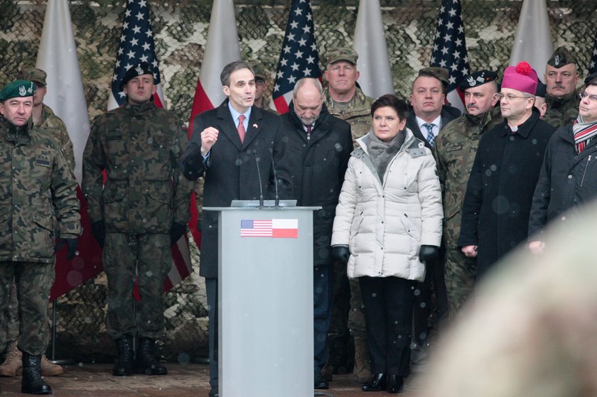 Beata Szydło i Antoni Macierewicz powitali żołnierzy USA 