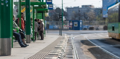 Przystanek remontowany na Euro już się sypie. FILM