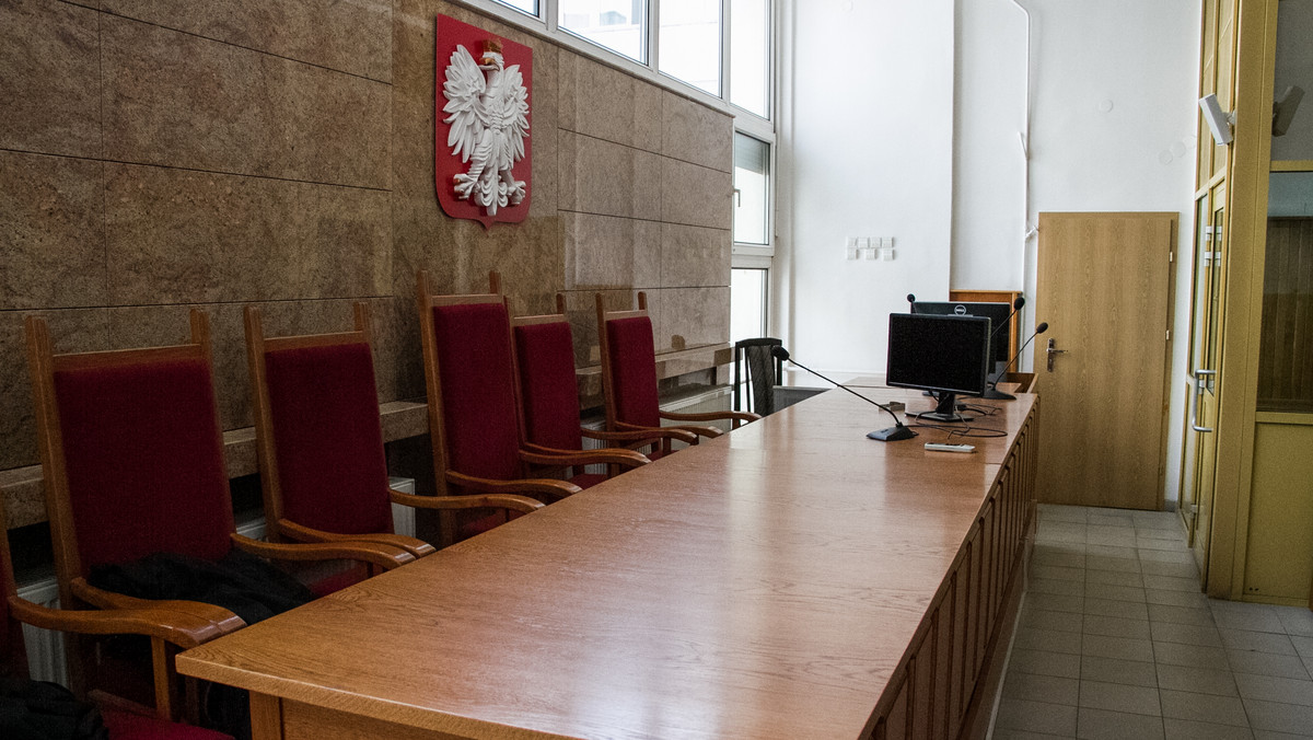 15-letni wychowanek placówki opiekuńczo-wychowawczej w Wągrowcu usłyszał zarzut obcowania płciowego z nieletnim. Grozi mu pobyt w zakładzie poprawczym lub 10 lat więzienia. Poszkodowanych jest prawdopodobnie czworo dzieci w wieku od 9 do 14 lat.