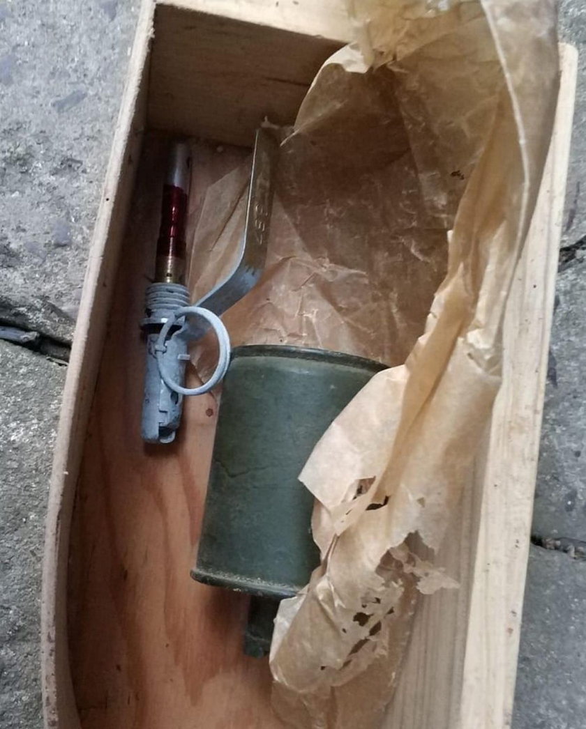 Tarnów: podczas porządków znalazła granat w starym kredensie