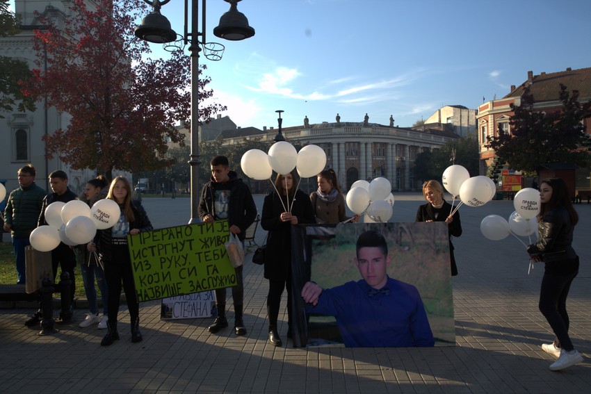 Stefanovi drugovi došli ispred suda