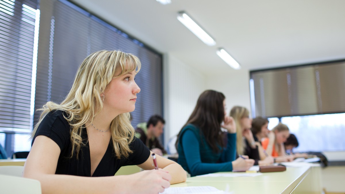 Uniwersytet Śląski w Katowicach prowadzi rekrutację na studia śląskie, nabór potrwa do 7 września - poinformował rzecznik uczelni. Wykłady i konwersatoria prowadzić będą najlepsi znawcy Górnego Śląska w kraju, a studia mają być elitarnym kierunkiem.