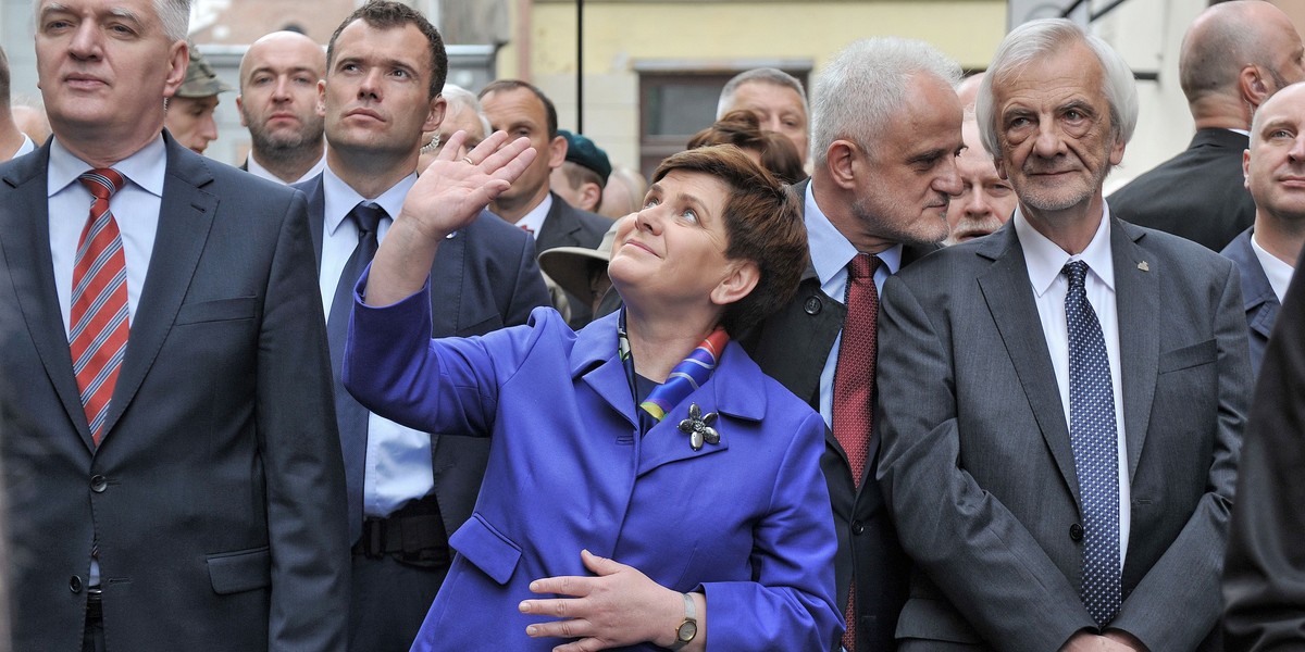 Premier Szydło na procesji