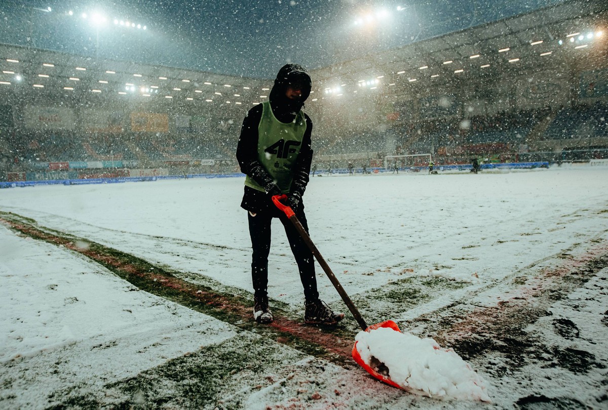 Piast Gliwice - Puszcza Niepolomice.Mecz przerwany z powodu warunkow pogodowych