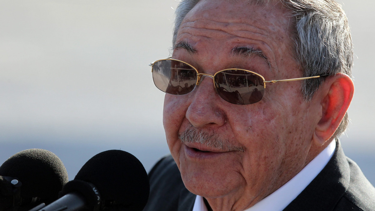 Przywódca Kuby Raul Castro powiedział, że jego kraj i Stany Zjednoczone mogą mianować swych ambasadorów po 29 maja. Tego dnia, jak się oczekuje, Kuba może zostać usunięta z amerykańskiej listy państw popierających terroryzm.