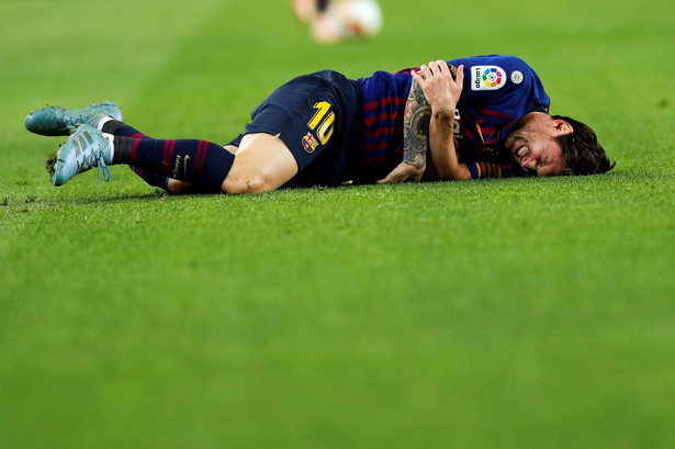 Lionel Messi nie zagra w El Clasico. Pęknięta kość i trzy tygodnie przerwy piłkarza Barcelony