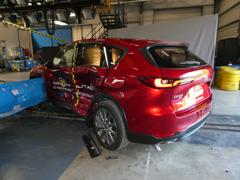 Crash-test: Mazda CX-60