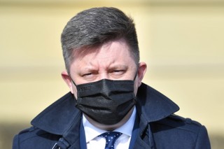 Dworczyk: Osoby zapisane na szczepienia w kwietniu dostaną propozycję zmiany terminu