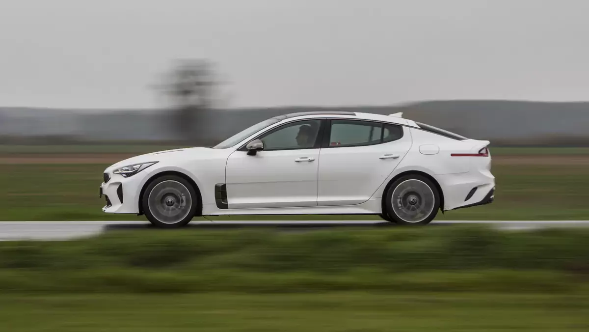 Kia Stinger - zdjęcie poglądowe