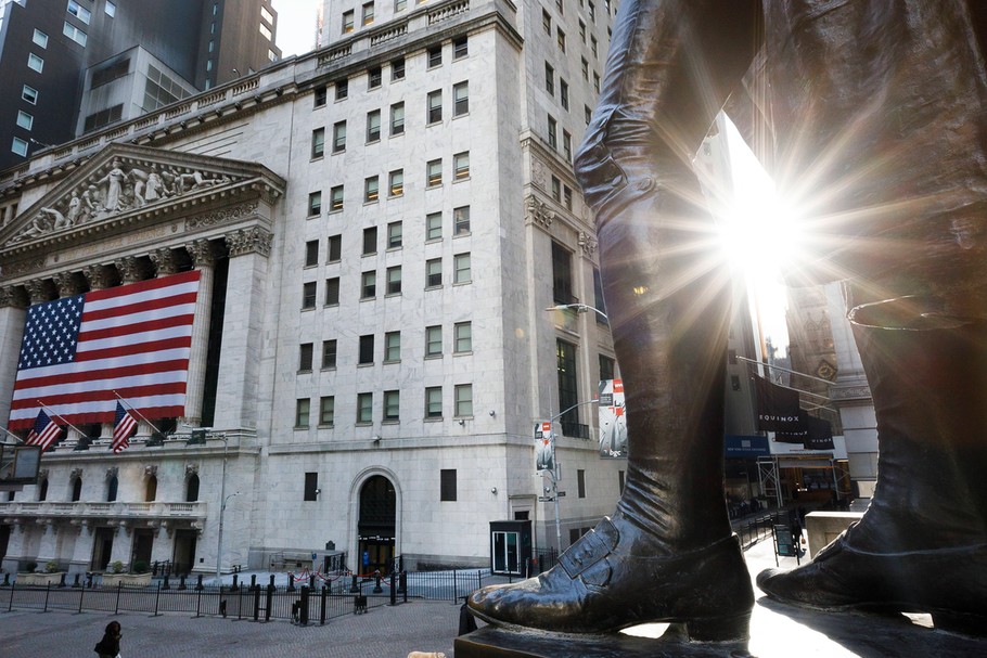 Dlaczego po prezentacji absolutnie najgorszych danych w historii giełda na Wall Street poszła w górę, a nie w dół. Jest kilka powodów. Po pierwsze kluczowy w tych wszystkich statystyka jest wyraz „tymczasowe”. 