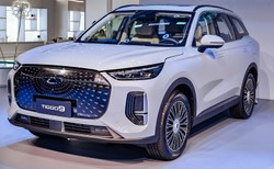 Nowy SUV wjeżdża do Polski. Spala 1,7 l na 100 km, styl też ma świetny. Cena?