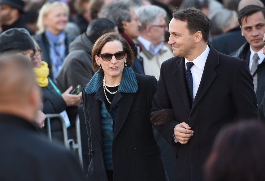 Radosław Sikorski (P) z żoną Anne Applebaum (L) 