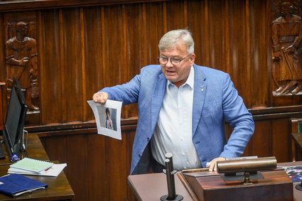 Najbogatszy poseł poszedł w ślady premiera. Oświadczenie majątkowe Artura Łąckiego