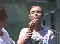 Ksiądz krytykuje Joannę Krupę:  Zrobiła z chrztu show