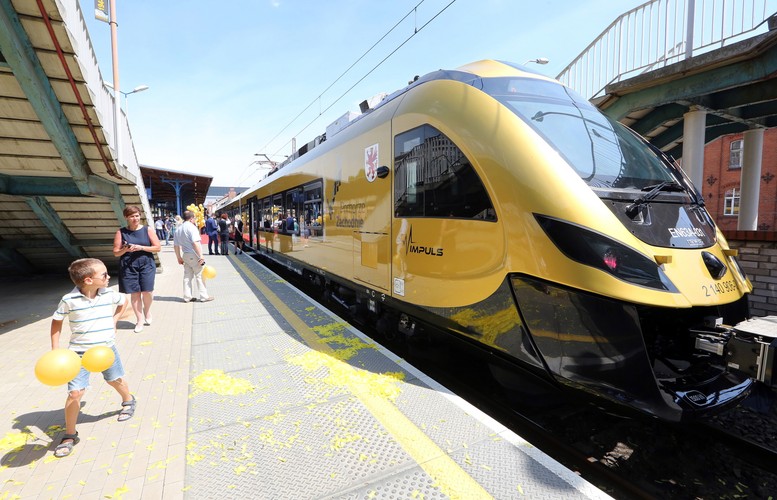 Kontrakt wart jest ponad 250 mln zł. Zakup nowych składów realizowany jest z środków pochodzących z funduszu kolejowego i środków własnych województwa i dofinansowany środkami z Regionalnego Programu Operacyjnego Województwa Zachodniopomorskiego. <br><br> (zuz) PAP/Marcin Bielecki