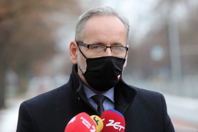 Polska zakontraktowała 85 mln dawek szczepionek. 'Zabezpieczone szczepienia całej populacji'