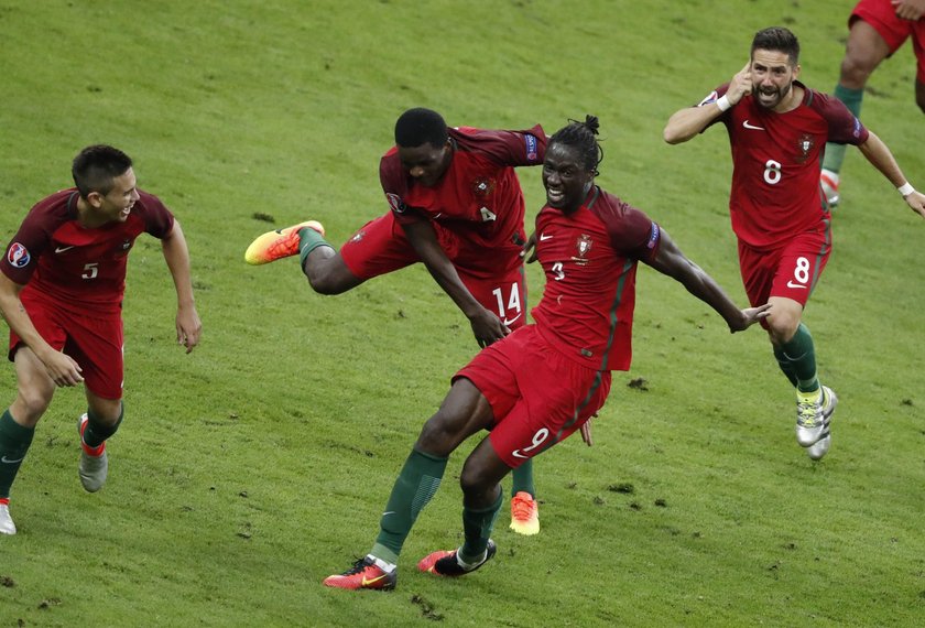 Strzelec jedynego gola w finale Euro 2016 opowiedział o tragedii z dzieciństwa