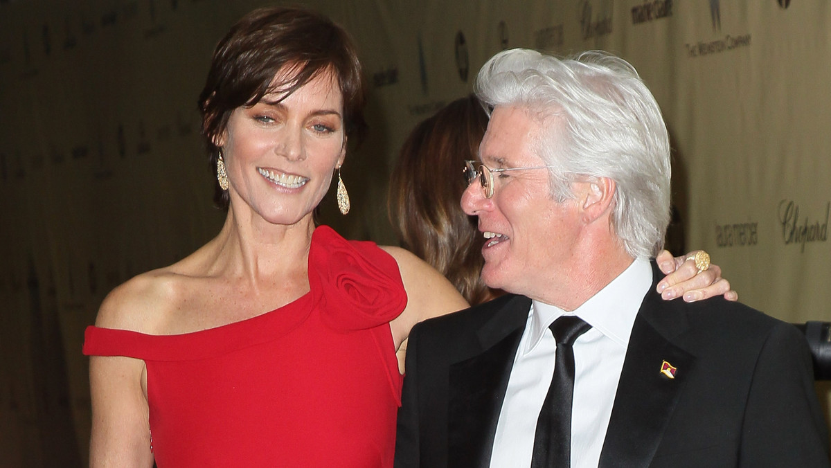 Richard Gere i Carey Lowell rozwodzą się po 11 latach - donosi "NY Post". Zdaniem pisma para już od dawna nie mieszka razem, ich ostatnie wspólne zdjęcie zostało zrobione podczas styczniowego rozdania Złotych Globów.